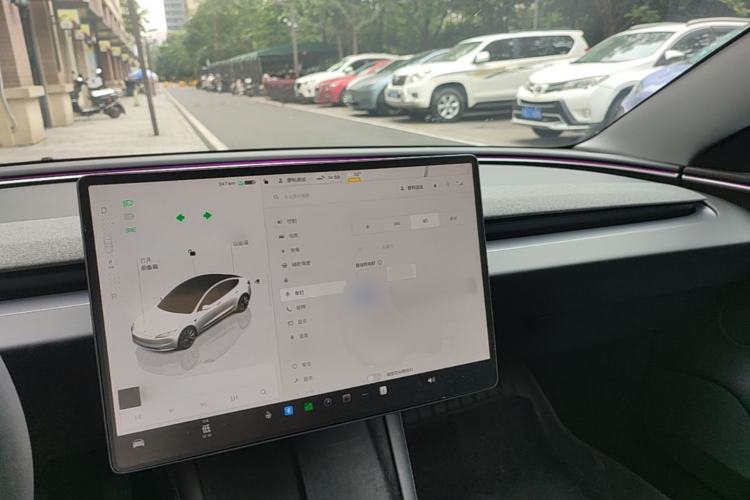Used Tesla Model 3 2023 Long-Range All-Wheel-Drive Version Center Console