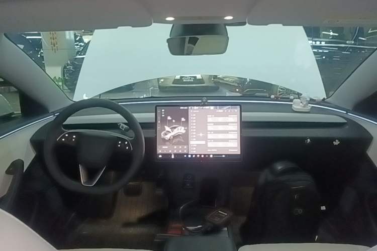 Used Tesla Model 3 2023 Long-Range All-Wheel-Drive Version Center Console