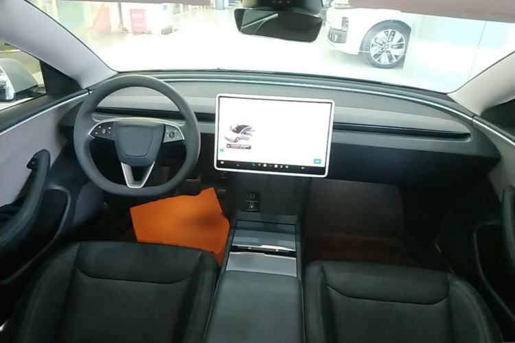 Used Tesla Model 3 2023 Rear-Wheel-Drive Version Center Console