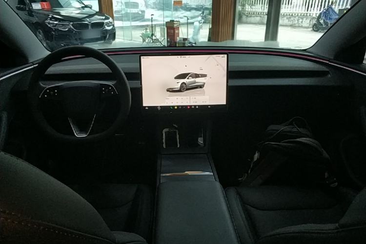 Used Tesla Model 3 2023 Long-Range All-Wheel-Drive Version Center Console