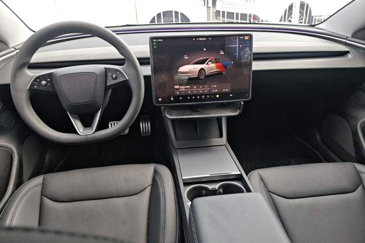 Used Tesla Model 3 2023 Long-Range All-Wheel-Drive Version Center Console