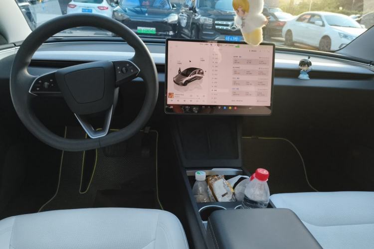 Used Tesla Model 3 2023 Rear-Wheel-Drive Version Center Console