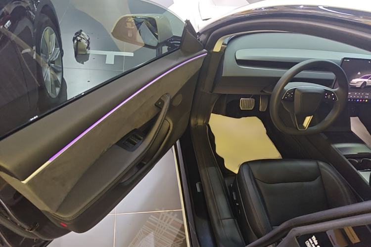 Used Tesla Model 3 2023 Long-Range All-Wheel-Drive Version Driver Seat