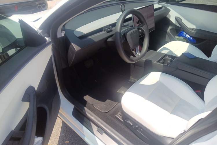 Used Tesla Model 3 2023 Long-Range All-Wheel-Drive Version Driver Seat