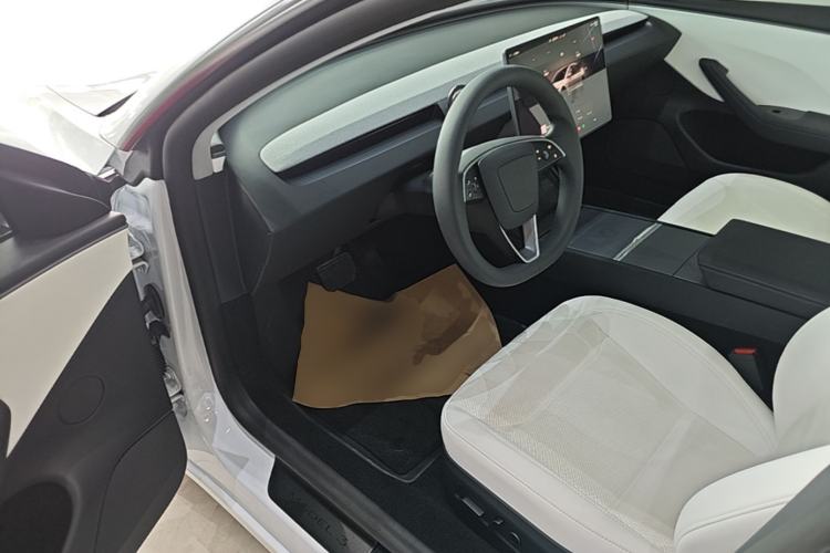 Used Tesla Model 3 2023 Long-Range All-Wheel-Drive Version Driver Seat