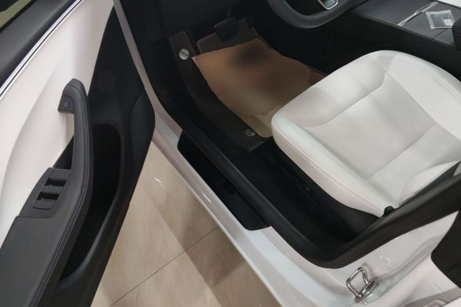 Used Tesla Model 3 2023 Long-Range All-Wheel-Drive Version Driver Seat