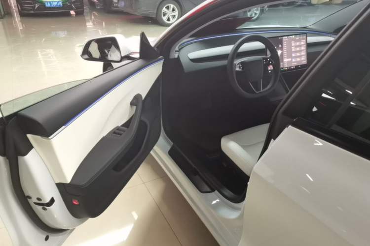 Used Tesla Model 3 2023 Long-Range All-Wheel-Drive Version Driver Seat