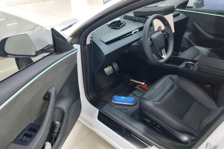 Used Tesla Model 3 2023 Long-Range All-Wheel-Drive Version Driver Seat