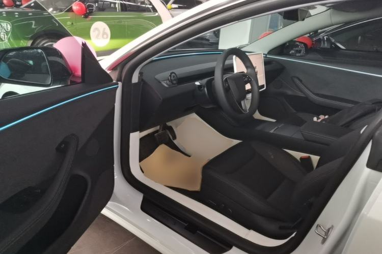 Used Tesla Model 3 2023 Long-Range All-Wheel-Drive Version Driver Seat