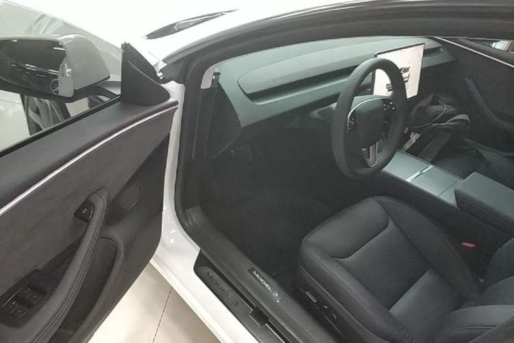 Used Tesla Model 3 2023 Long-Range All-Wheel-Drive Version Driver Seat