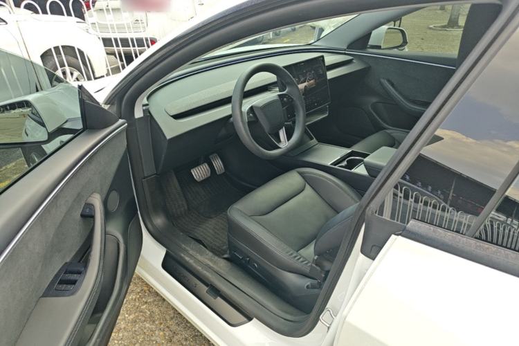 Used Tesla Model 3 2023 Long-Range All-Wheel-Drive Version Driver Seat