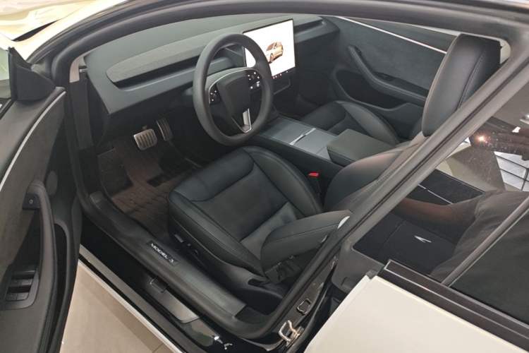 Used Tesla Model 3 2023 Long-Range All-Wheel-Drive Version Driver Seat