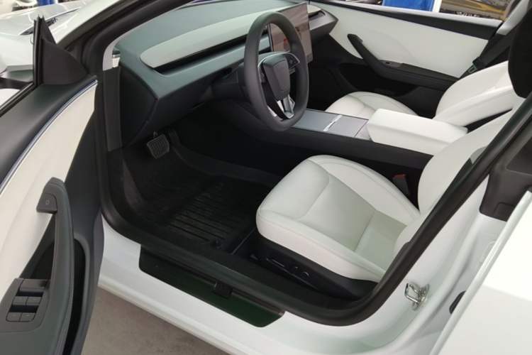 Used Tesla Model 3 2023 Rear-Wheel-Drive Version Driver Seat