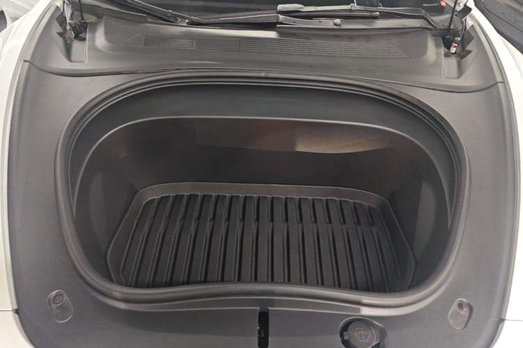 Used Tesla Model 3 2023 Rear-Wheel-Drive Version Engine Bay