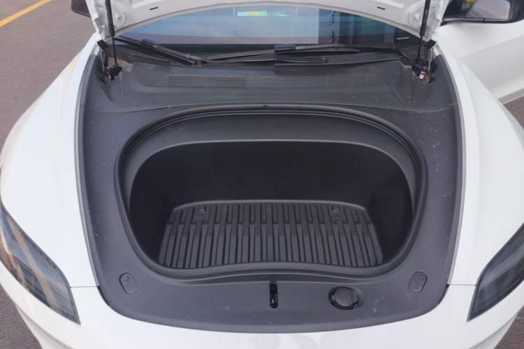 Used Tesla Model 3 2023 Rear-Wheel-Drive Version Engine Bay