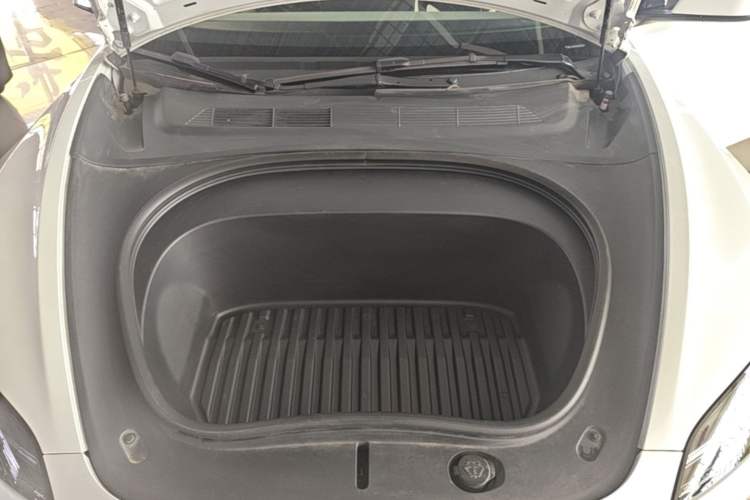 Used Tesla Model 3 2023 Rear-Wheel-Drive Version Engine Bay
