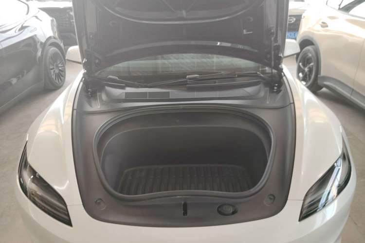 Used Tesla Model 3 2023 Rear-Wheel-Drive Version Engine Bay