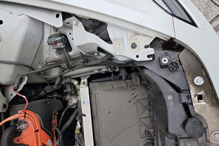 Used Tesla Model 3 2023 Rear-Wheel-Drive Version Engine Bay Left