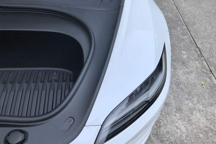 Used Tesla Model 3 2023 Rear-Wheel-Drive Version Engine Bay Left