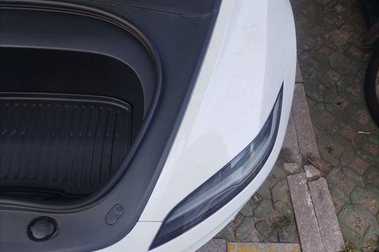 Used Tesla Model 3 2023 Rear-Wheel-Drive Version Engine Bay Left