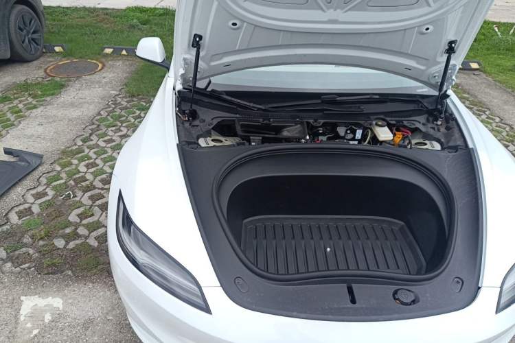 Used Tesla Model 3 2023 Rear-Wheel-Drive Version Engine Bay Right