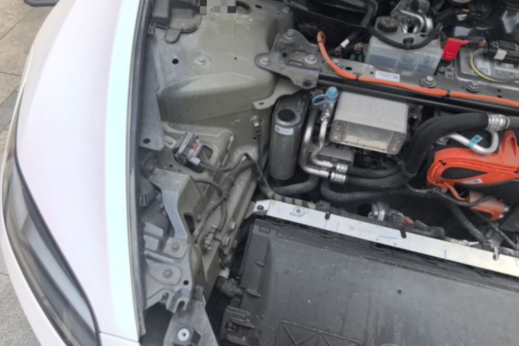 Used Tesla Model 3 2023 Rear-Wheel-Drive Version Engine Bay Right