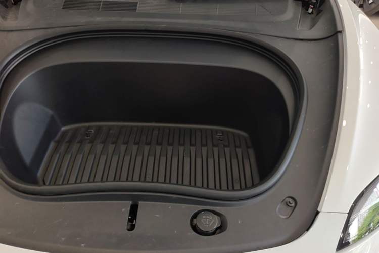 Used Tesla Model 3 2023 Rear-Wheel-Drive Version Engine Bay