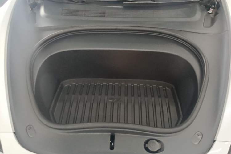 Used Tesla Model 3 2023 Rear-Wheel-Drive Version Engine Bay