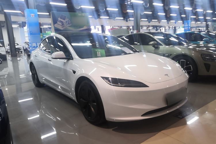 Used Tesla Model 3 2023 Rear-Wheel-Drive Version Exterior 1