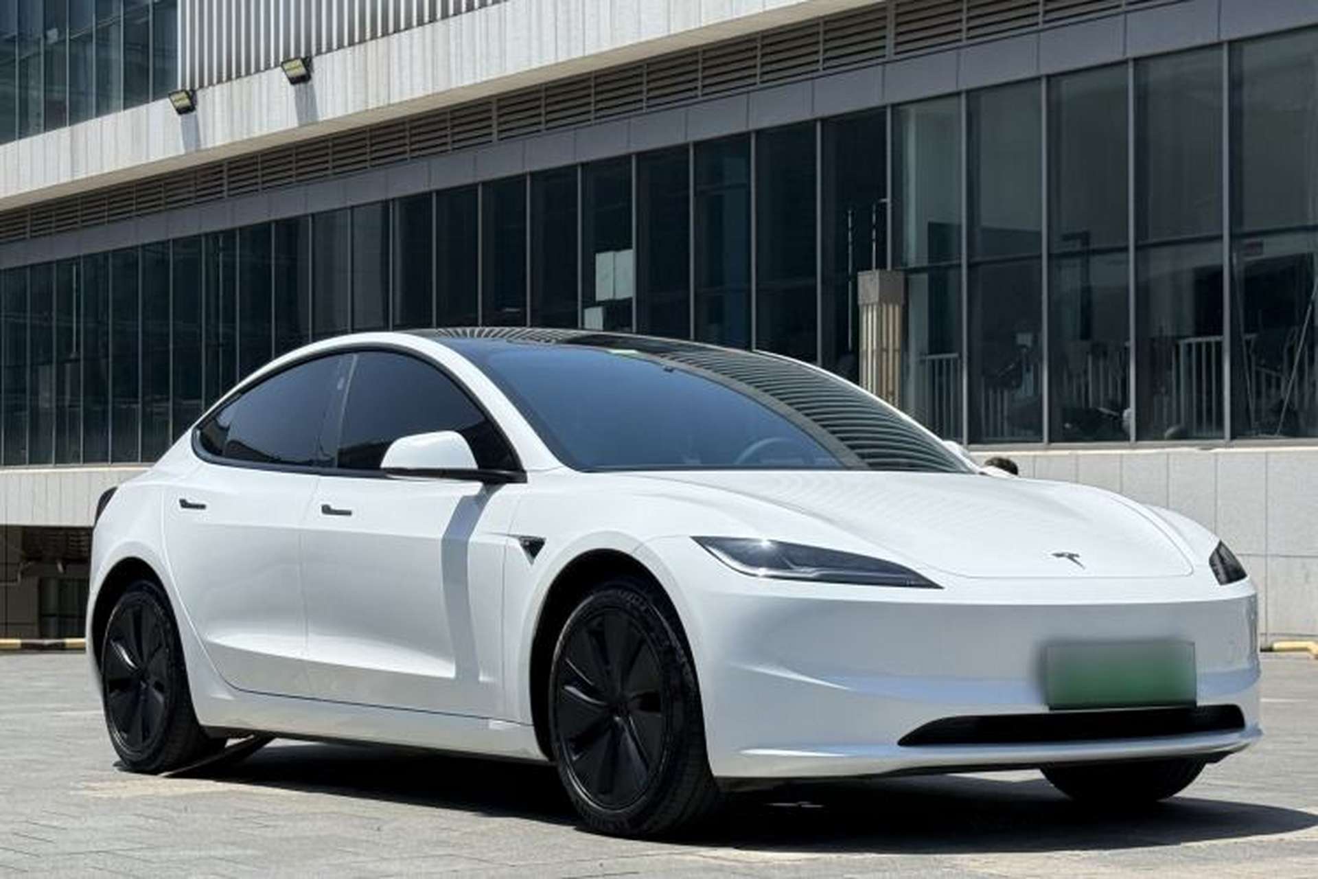 Used Tesla Model 3 2023 Rear-Wheel-Drive Version Exterior 2