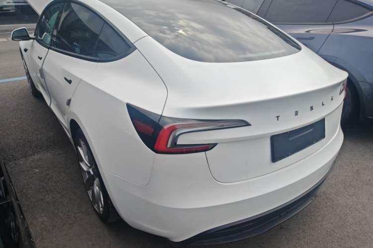 Used Tesla Model 3 2023 Long-Range All-Wheel-Drive Version Exterior 2