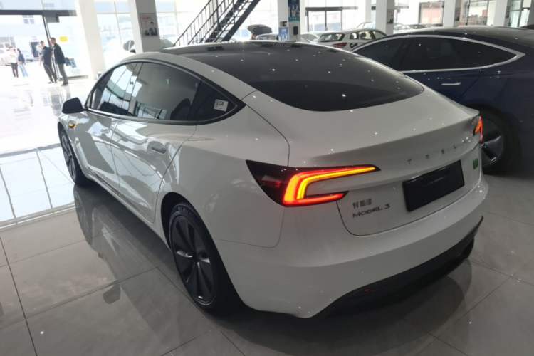 Used Tesla Model 3 2023 Rear-Wheel-Drive Version Exterior 2
