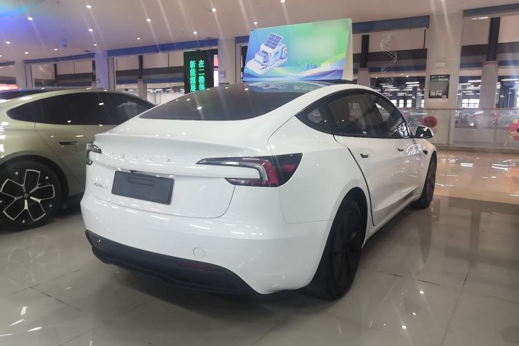 Used Tesla Model 3 2023 Rear-Wheel-Drive Version Exterior 2