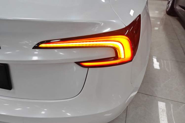Used Tesla Model 3 2023 Long-Range All-Wheel-Drive Version Exterior 3