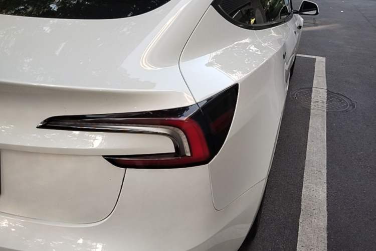 Used Tesla Model 3 2023 Rear-Wheel-Drive Version Exterior 3