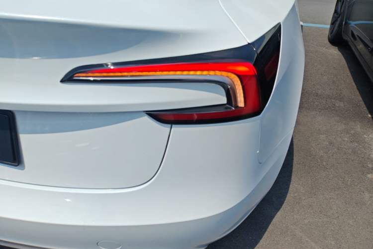 Used Tesla Model 3 2023 Long-Range All-Wheel-Drive Version Exterior 3