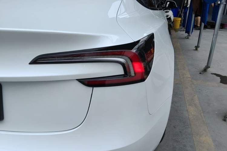 Used Tesla Model 3 2023 Rear-Wheel-Drive Version Exterior 3