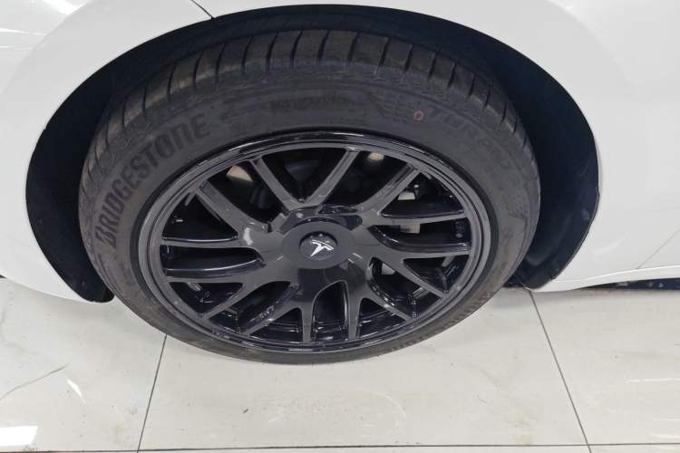 Used Tesla Model 3 2023 Long-Range All-Wheel-Drive Version Exterior 4