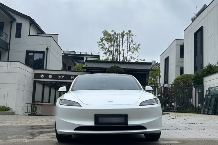 Used Tesla Model 3 2023 Rear-Wheel-Drive Version Exterior 4