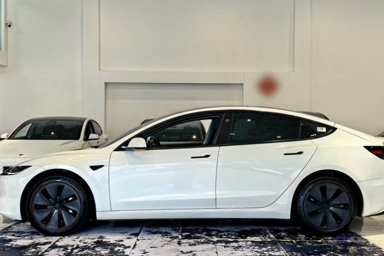 Used Tesla Model 3 2023 Rear-Wheel-Drive Version Exterior 4