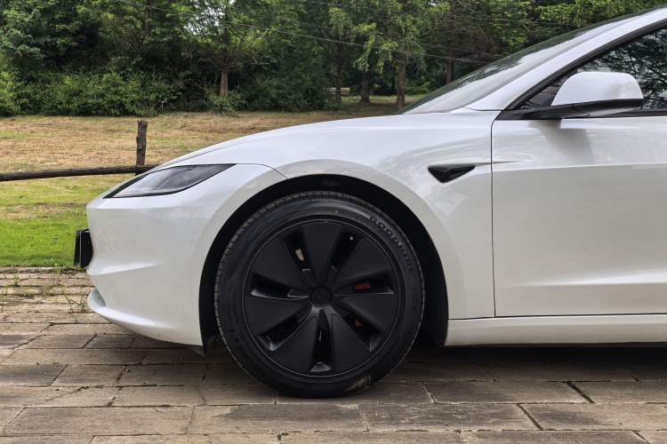 Used Tesla Model 3 2023 Rear-Wheel-Drive Version Exterior 6