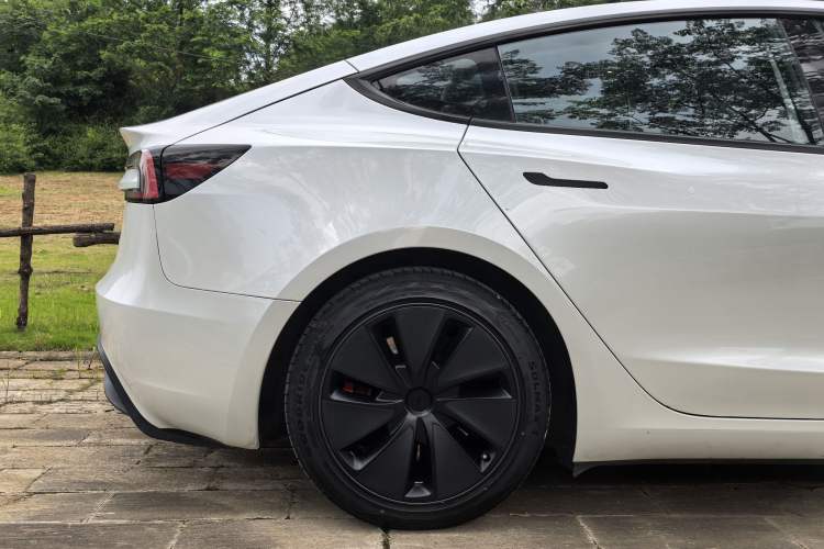 Used Tesla Model 3 2023 Rear-Wheel-Drive Version Exterior 8