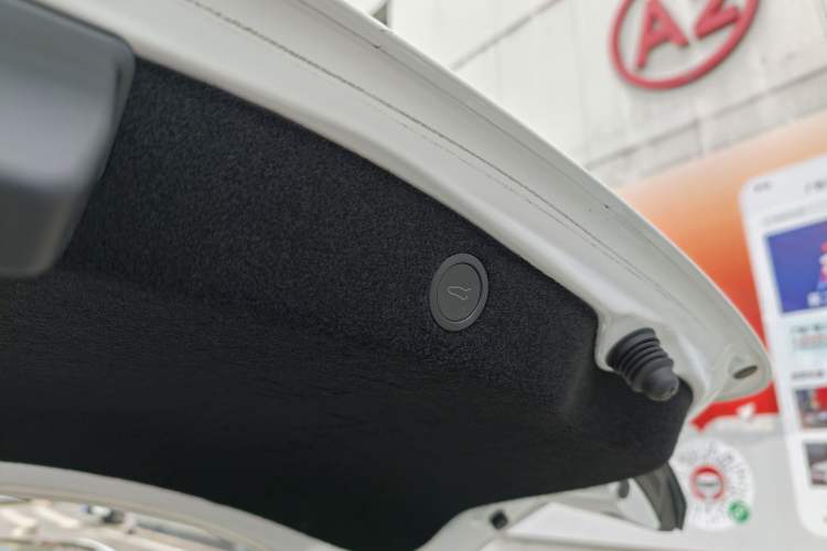 Used Tesla Model 3 2023 Rear-Wheel-Drive Version Exterior 8