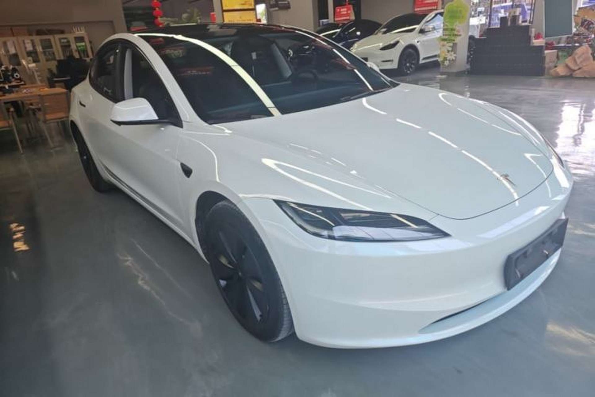 Used Tesla Model 3 2023 Rear-Wheel-Drive Version Front Right 45 Deg
