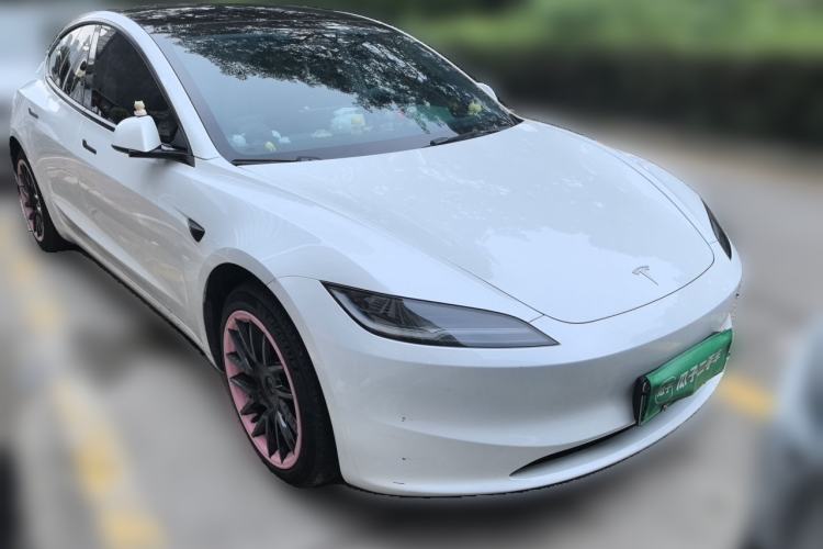 Used Tesla Model 3 2023 Rear-Wheel-Drive Version Front Right 45 Deg