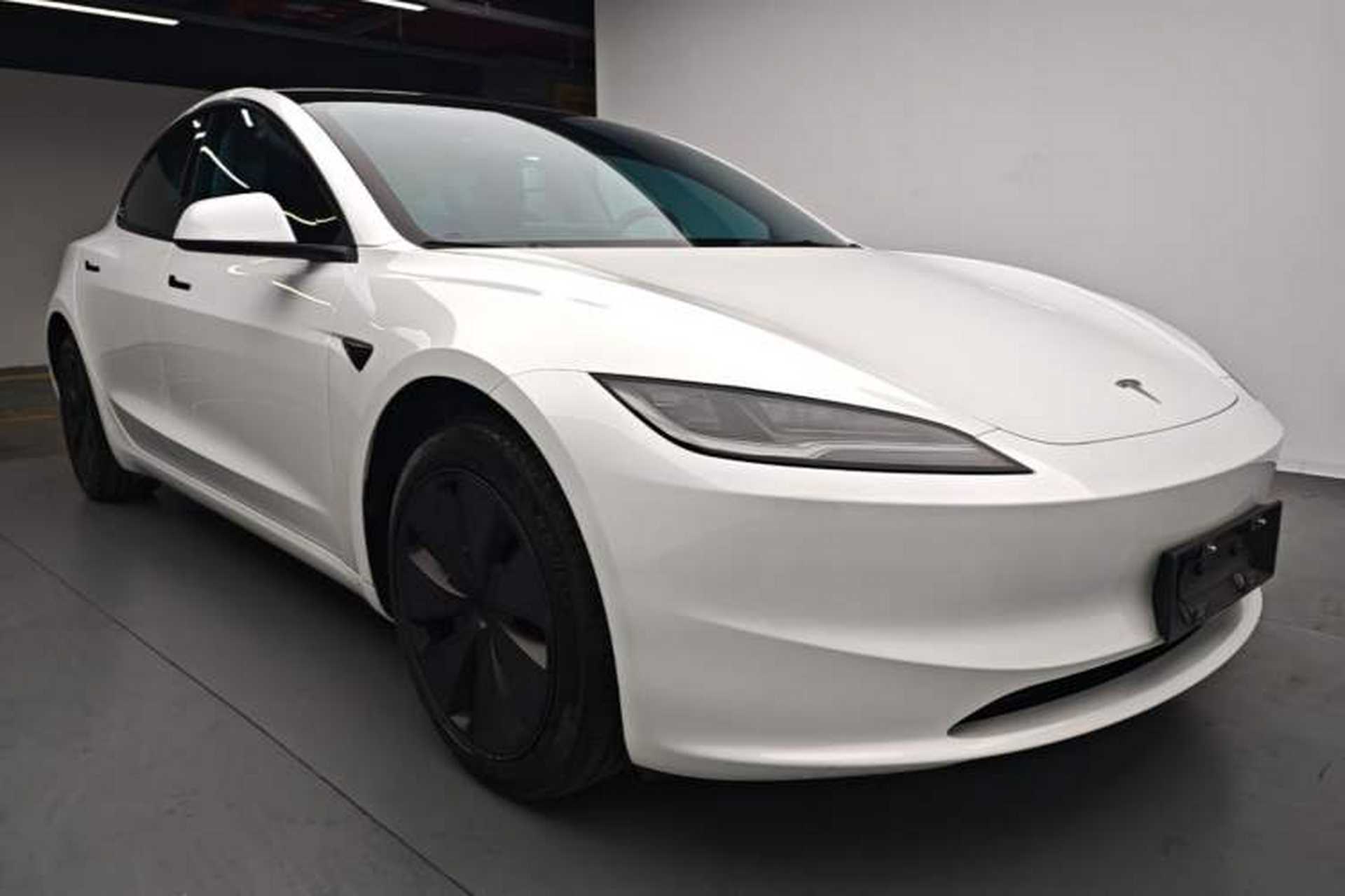 Used Tesla Model 3 2023 Rear-Wheel-Drive Version Front Right 45 Deg