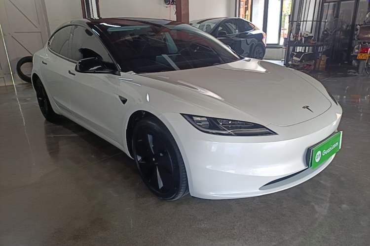 Used Tesla Model 3 2023 Rear-Wheel-Drive Version Front Right 45 Deg