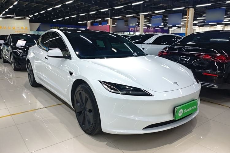 Used Tesla Model 3 2023 Rear-Wheel-Drive Version Front Right 45 Deg