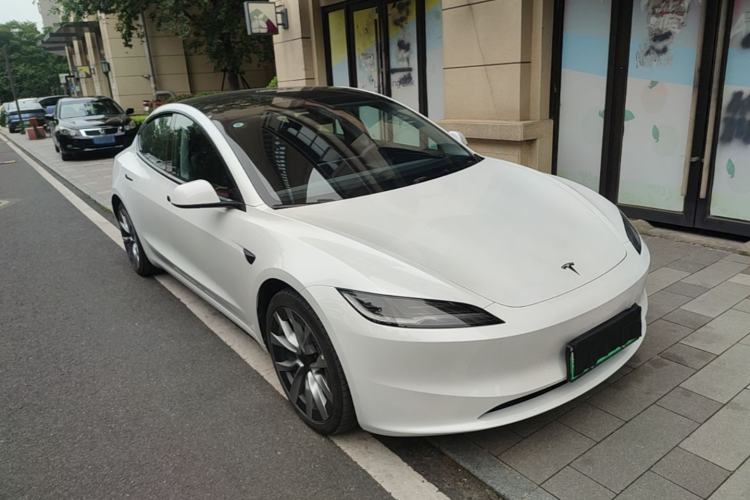 Used Tesla Model 3 2023 Long-Range All-Wheel-Drive Version Front Right 45 Deg