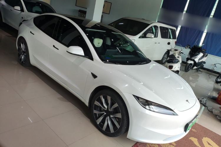 Used Tesla Model 3 2023 Rear-Wheel-Drive Version Front Right 45 Deg